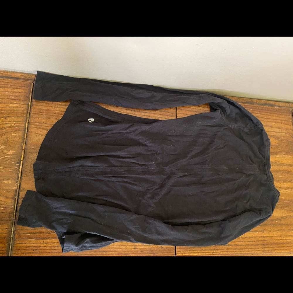 Lululemon long sleeve 2/4 size